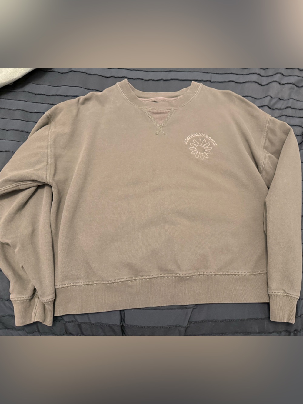 American Eagle Outfitters green Crewneck Sweatshirt with White Daisy Graphic